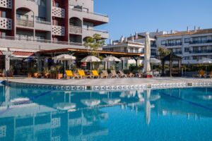 Albufeira Party Hotels Guide: Where to Stay for the Ultimate Group Holiday